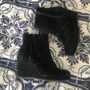 Tom’s Suede wedge bootie 7